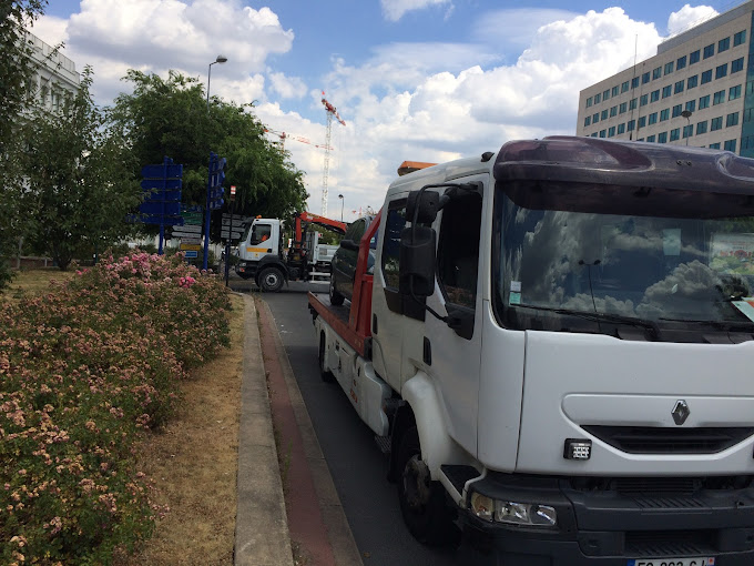 Aperçu des activités de la casse automobile HETTIER située à PARIS 16 (75116)